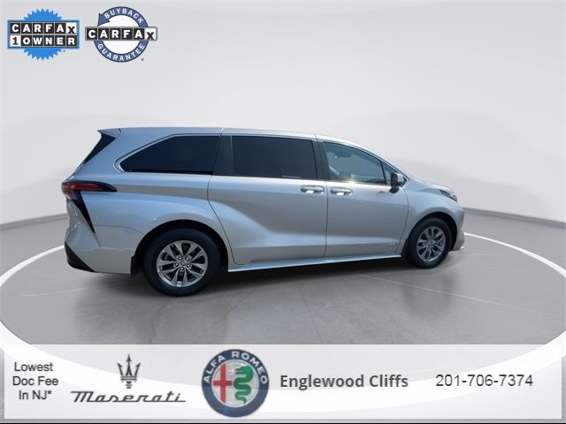 2021 Toyota Sienna XLE