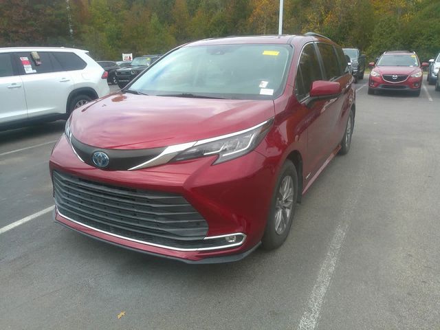 2021 Toyota Sienna XLE