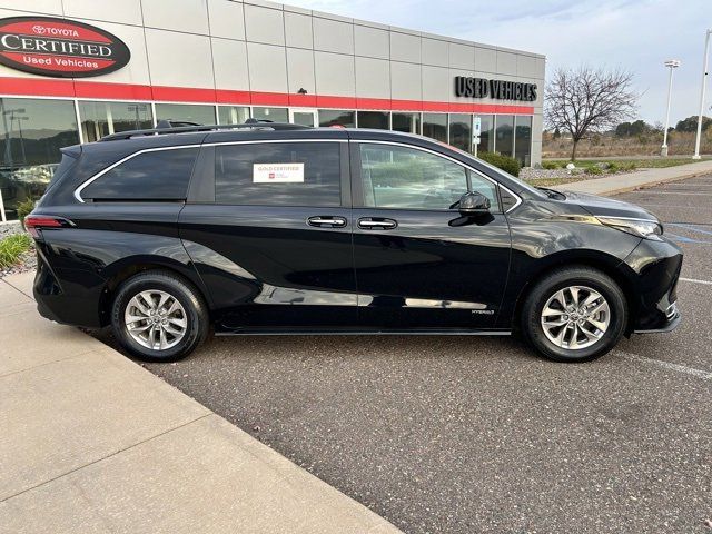 2021 Toyota Sienna XLE