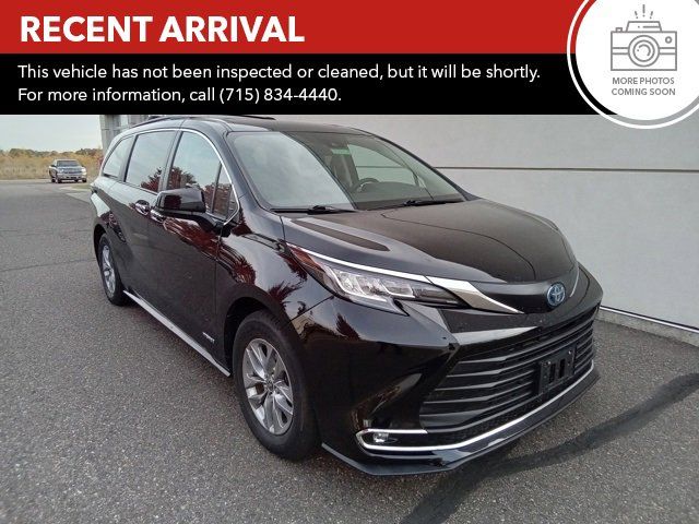 2021 Toyota Sienna XLE