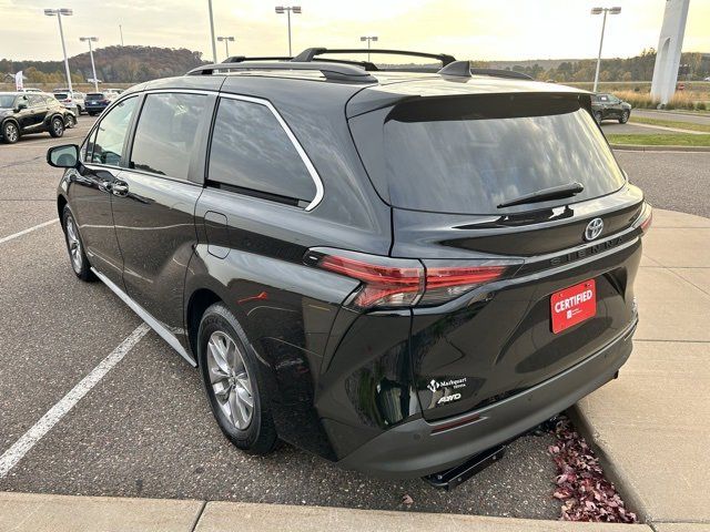 2021 Toyota Sienna XLE