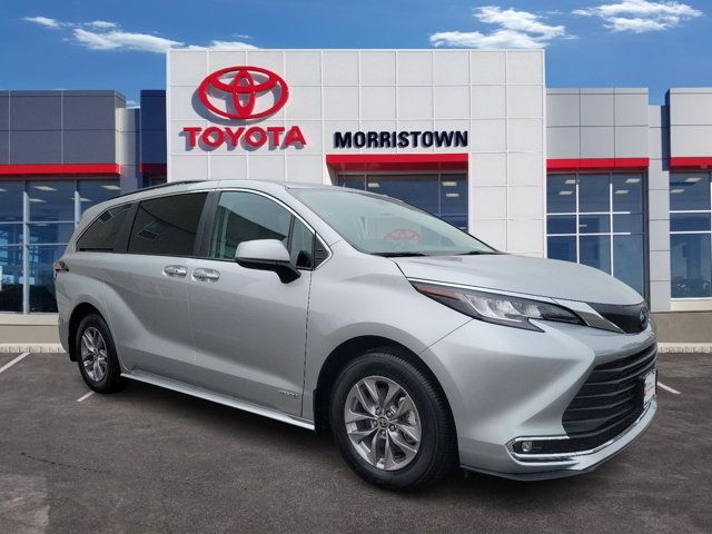 2021 Toyota Sienna XLE