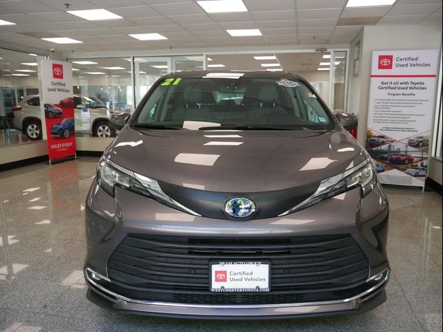 2021 Toyota Sienna XLE