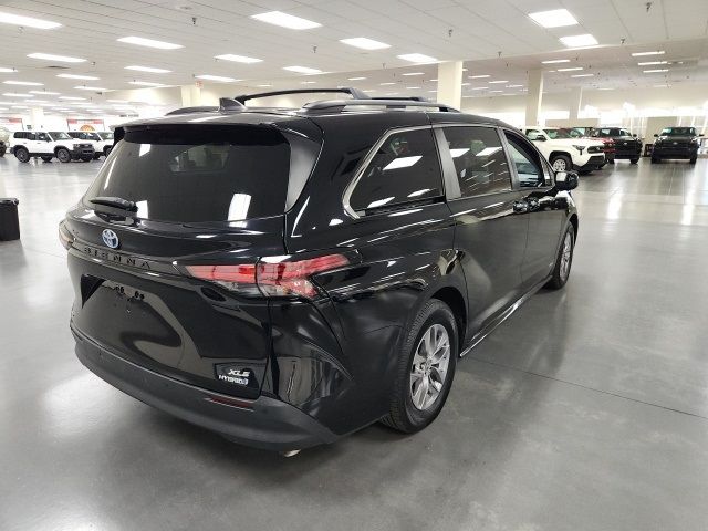 2021 Toyota Sienna XLE