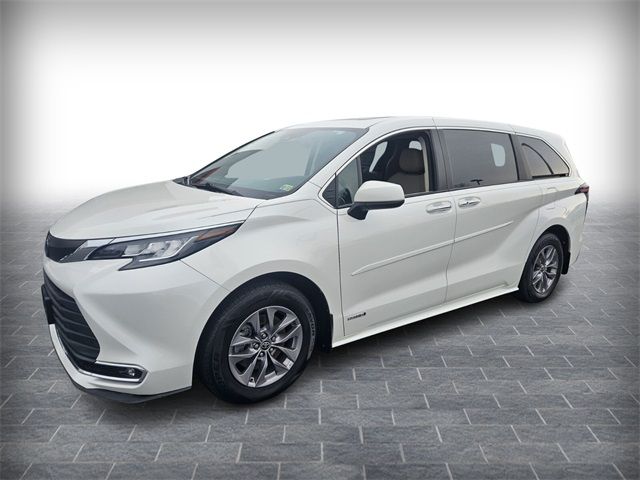 2021 Toyota Sienna XLE