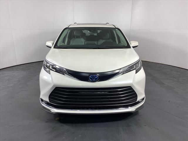 2021 Toyota Sienna XLE