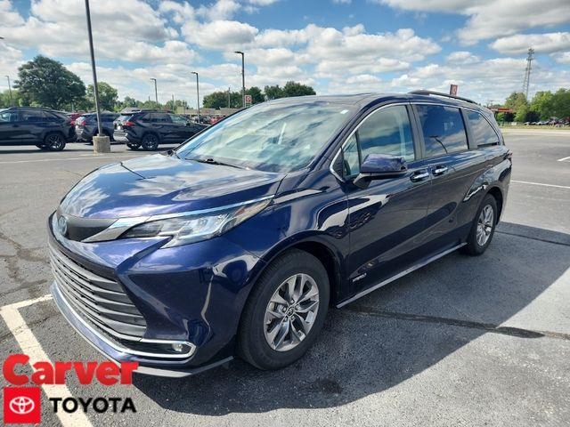 2021 Toyota Sienna XLE