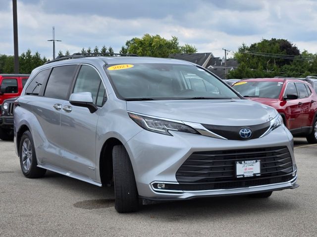 2021 Toyota Sienna XLE