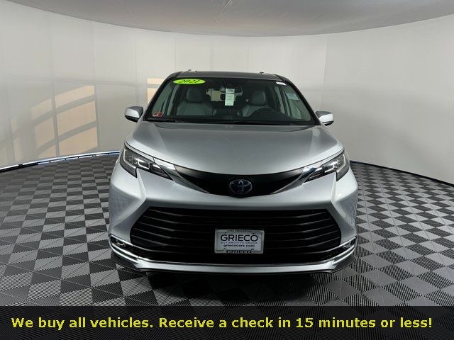 2021 Toyota Sienna XLE