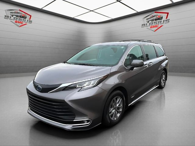 2021 Toyota Sienna XLE