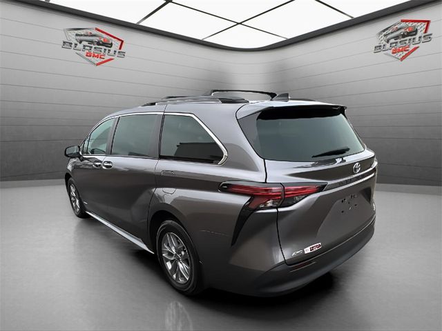 2021 Toyota Sienna XLE