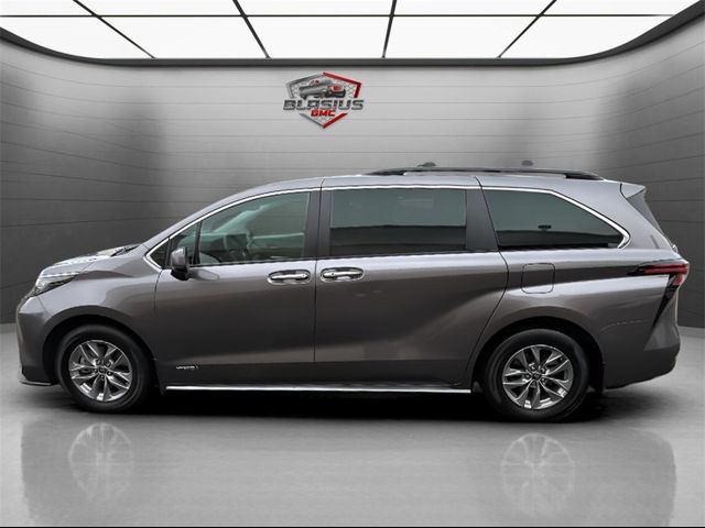 2021 Toyota Sienna XLE