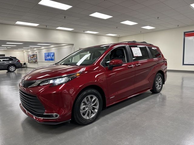 2021 Toyota Sienna XLE