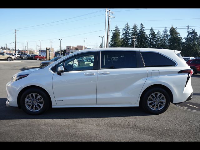 2021 Toyota Sienna XLE