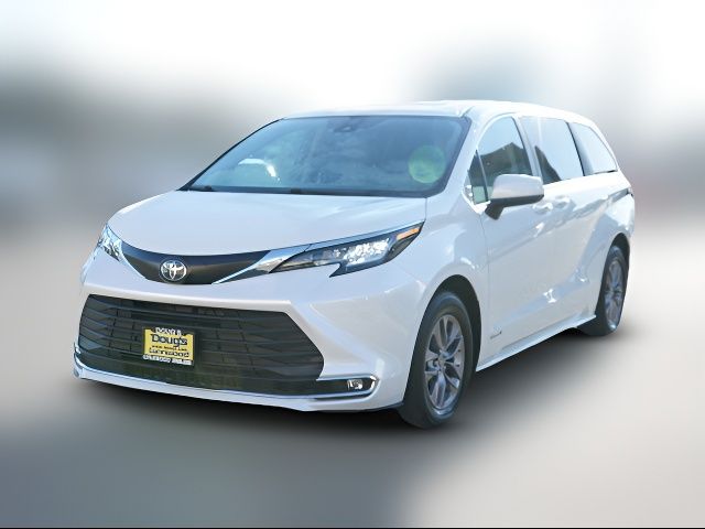 2021 Toyota Sienna XLE