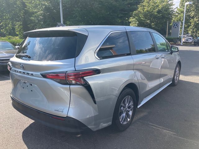 2021 Toyota Sienna XLE