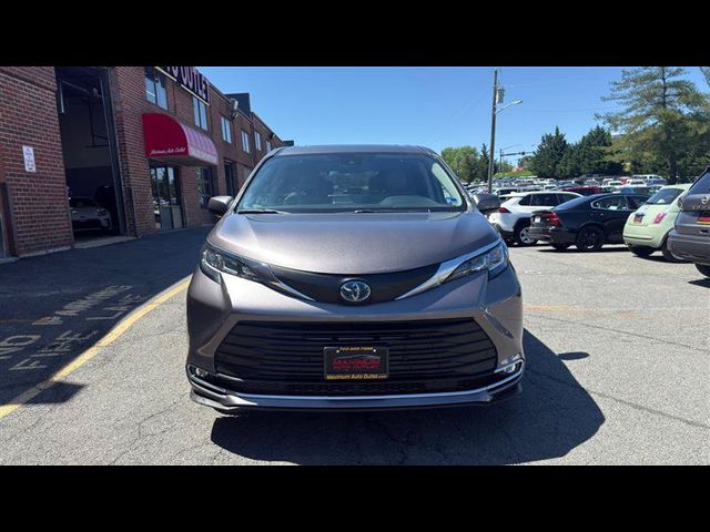 2021 Toyota Sienna XLE