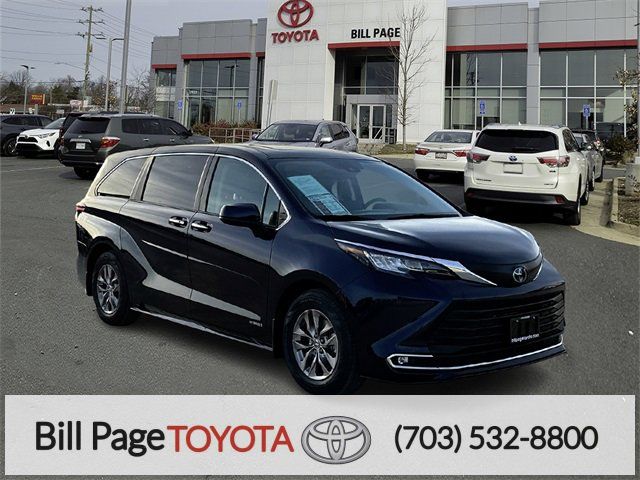 2021 Toyota Sienna XLE