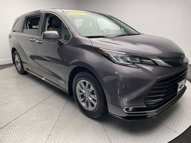 2021 Toyota Sienna XLE