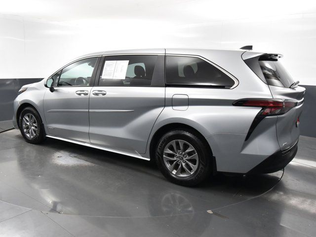 2021 Toyota Sienna XLE