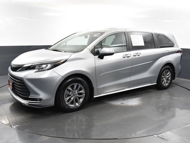 2021 Toyota Sienna XLE