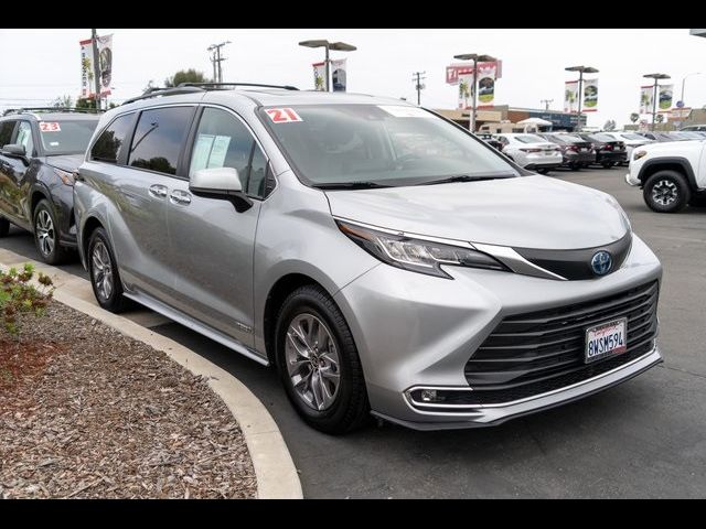 2021 Toyota Sienna XLE