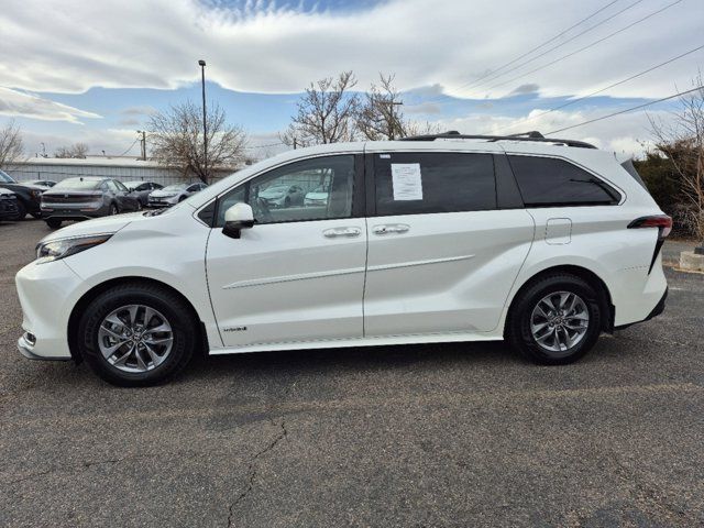 2021 Toyota Sienna XLE