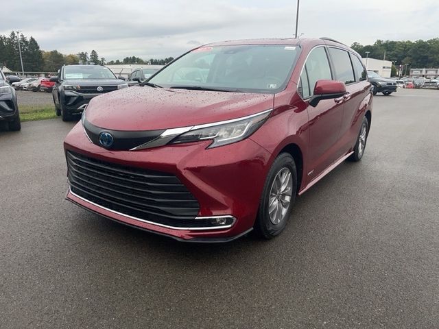 2021 Toyota Sienna XLE