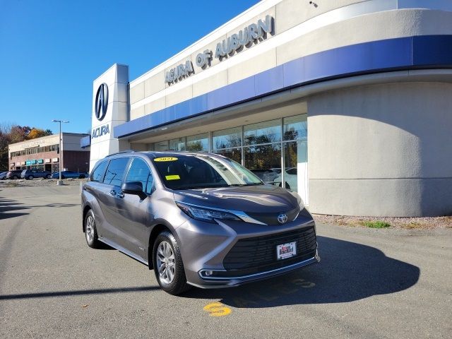 2021 Toyota Sienna XLE