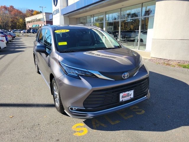 2021 Toyota Sienna XLE