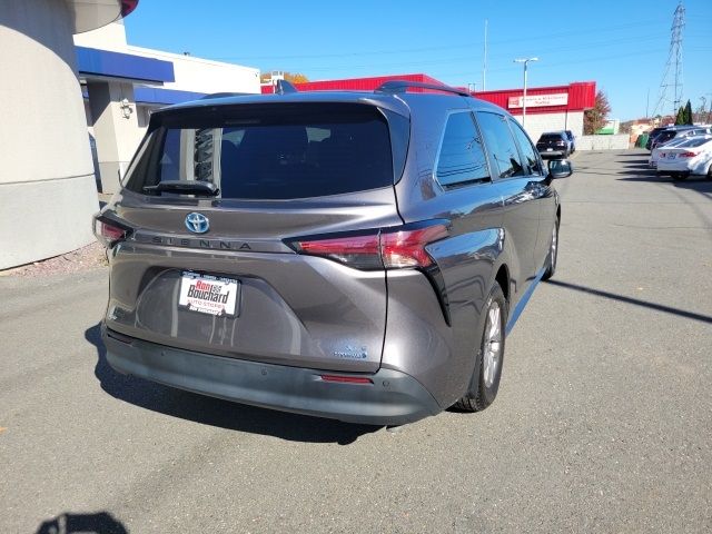 2021 Toyota Sienna XLE