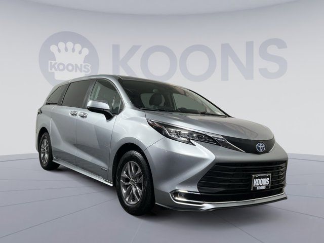2021 Toyota Sienna XLE