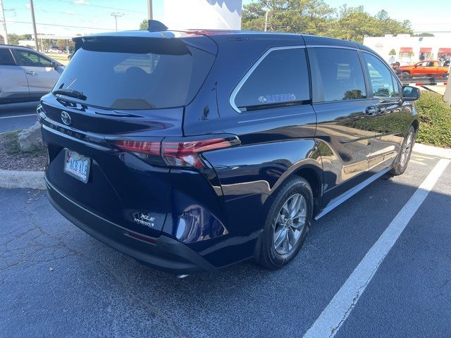 2021 Toyota Sienna XLE