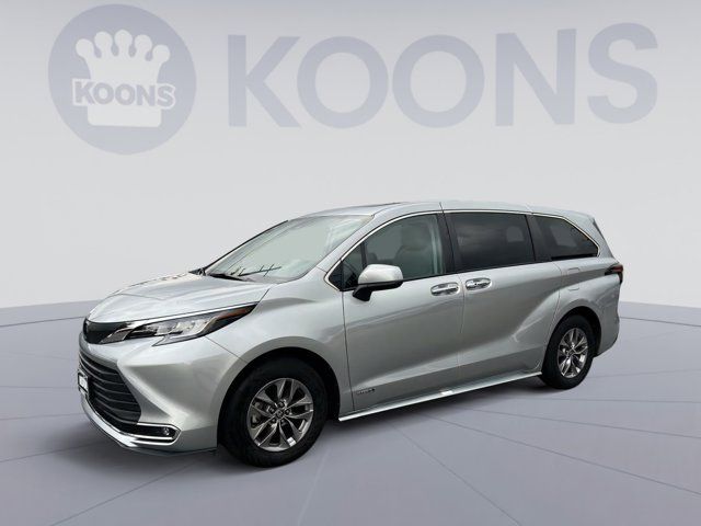 2021 Toyota Sienna XLE