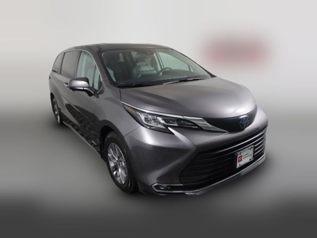 2021 Toyota Sienna XLE