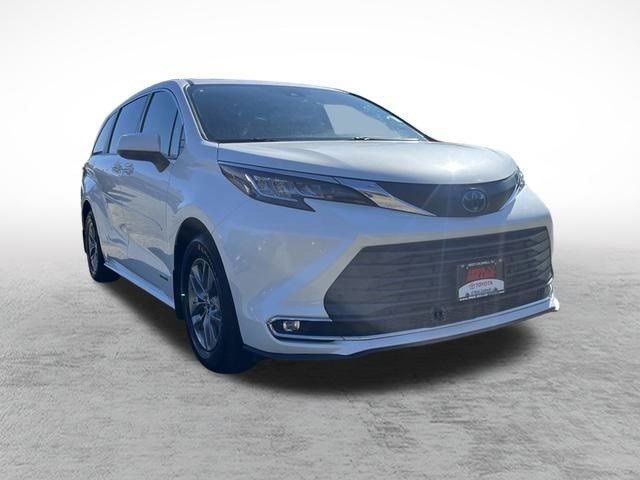 2021 Toyota Sienna XLE