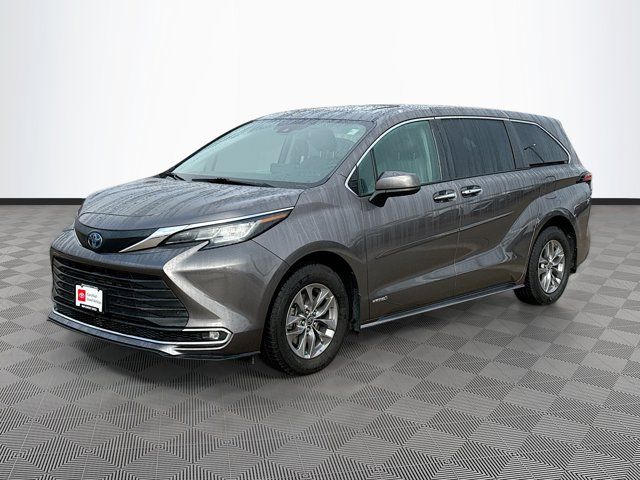 2021 Toyota Sienna XLE