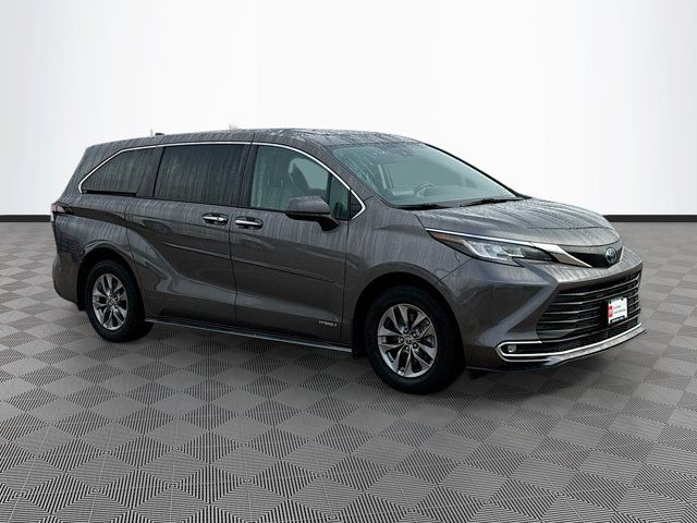 2021 Toyota Sienna XLE