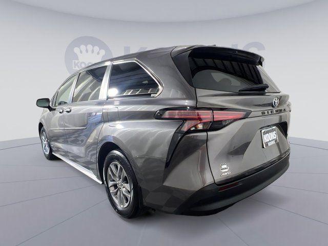 2021 Toyota Sienna XLE