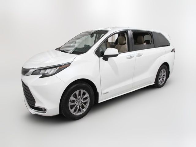 2021 Toyota Sienna XLE