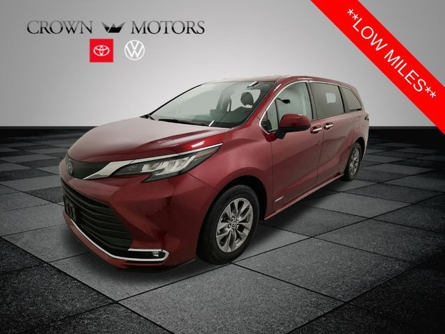 2021 Toyota Sienna XLE