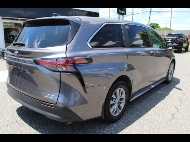 2021 Toyota Sienna XLE