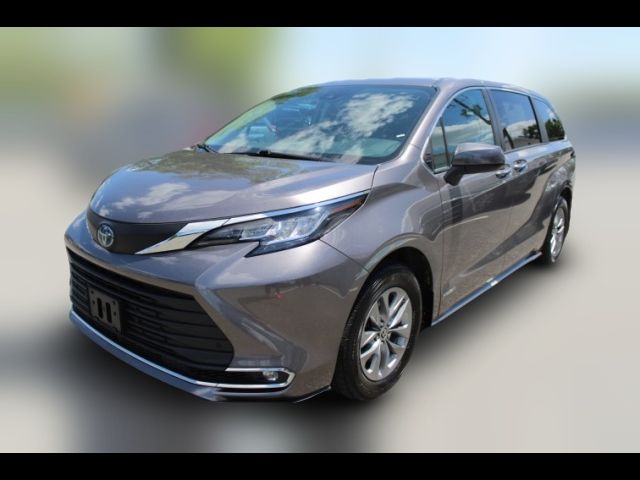 2021 Toyota Sienna XLE