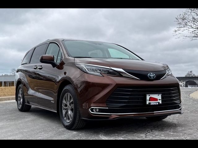 2021 Toyota Sienna XLE