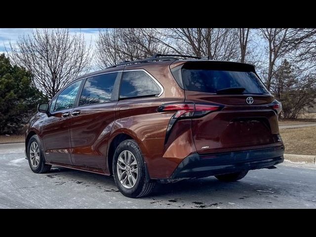 2021 Toyota Sienna XLE