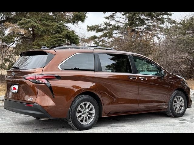 2021 Toyota Sienna XLE