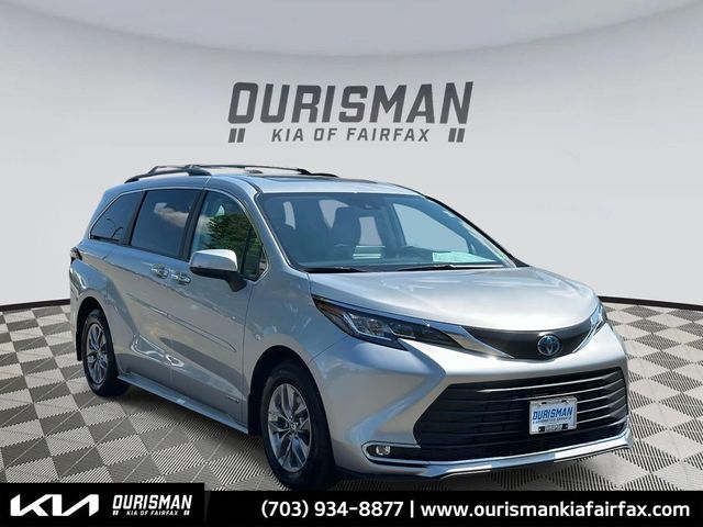 2021 Toyota Sienna XLE