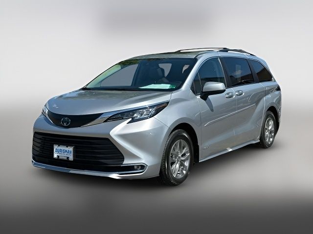 2021 Toyota Sienna XLE