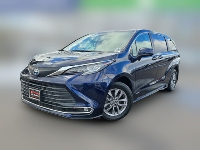 2021 Toyota Sienna XLE