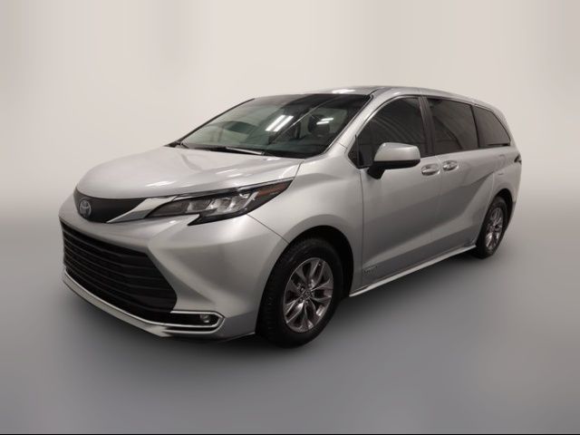 2021 Toyota Sienna XLE